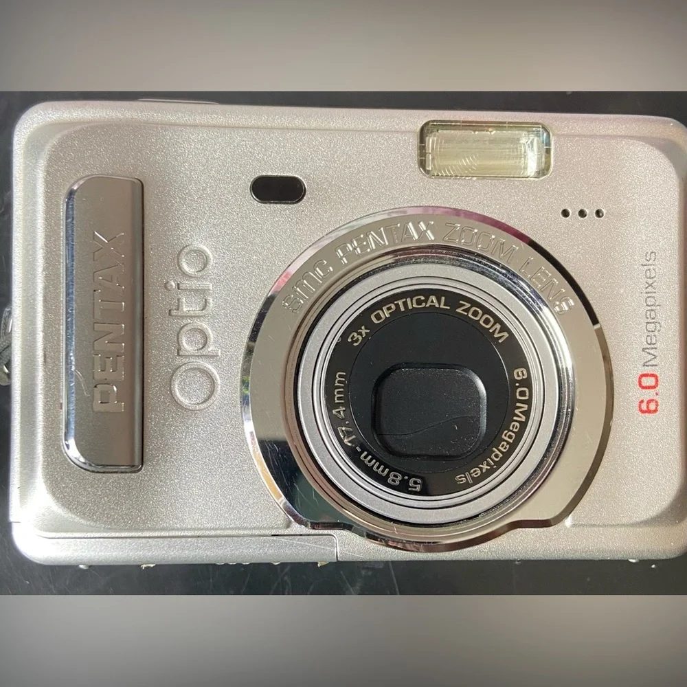 Pentax Optio S60 6MP Compact Digital Camera ＋ Accessory